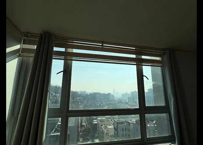 Apartment Hongdae Sinchon Mountain View *